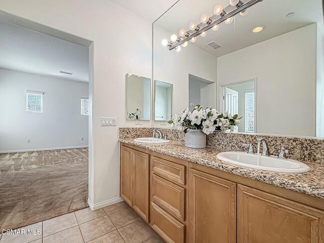 Building Photo - 2930 Esperanza Way