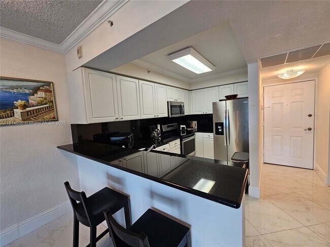 Building Photo - 2501 S Ocean Dr