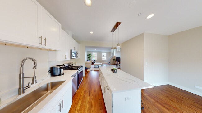 Building Photo - 522 Highlands Pkwy