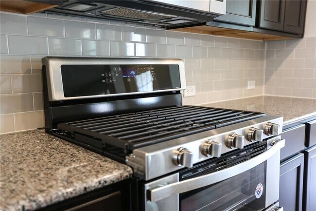 Building Photo - 8108 Ausblick Ave