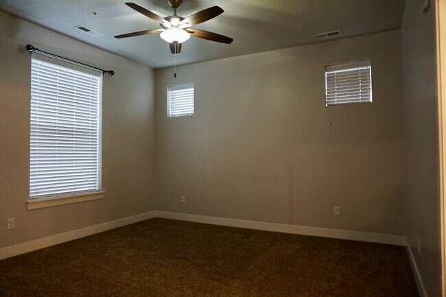 Building Photo - 14659 Bloom Dr