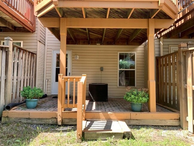 Building Photo - 3207 Water Lily Ct