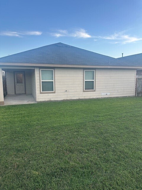 Building Photo - 2743 Bergen Bay Ln