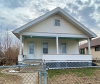 Building Photo - 2Bed/1Bath Home