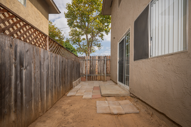 Building Photo - 9662 Marilla Dr