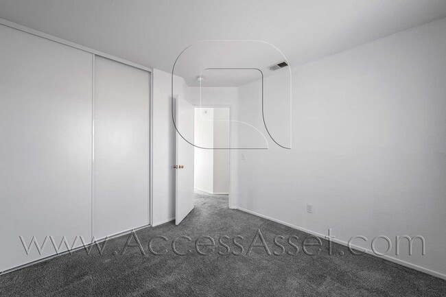 Building Photo - Beautiful 4 Bedroom Temecula Home with Private Backyard & Covered Patio