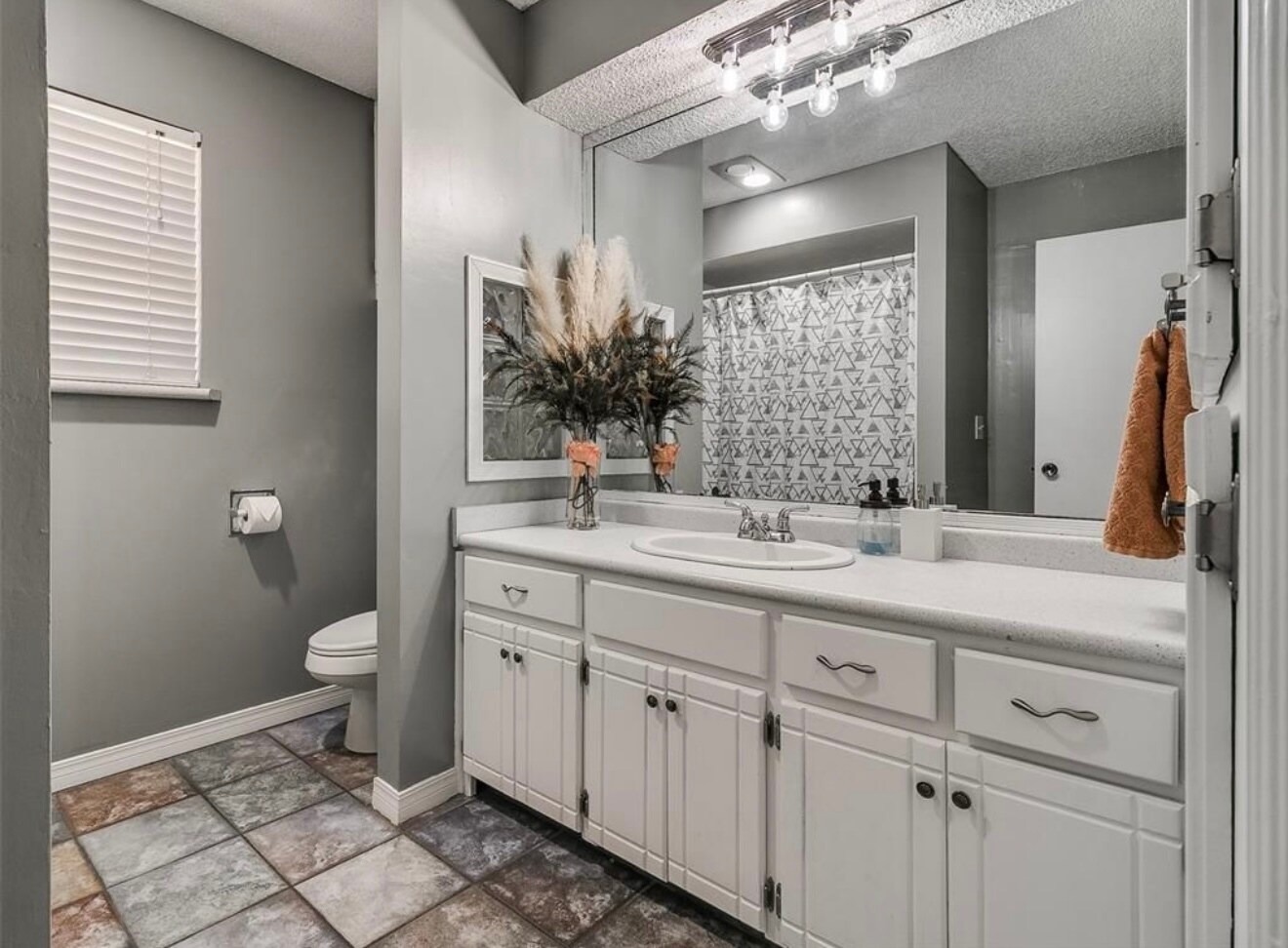 Building Photo - 6705 Bayberry Dr