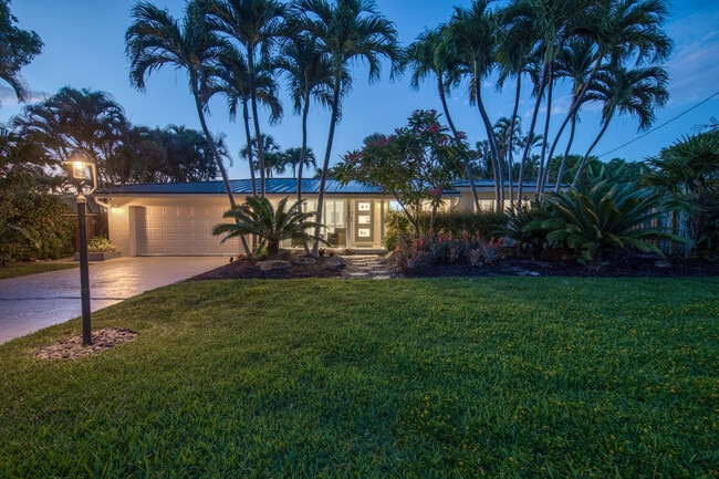 Building Photo - 1733 Coral Gardens Dr