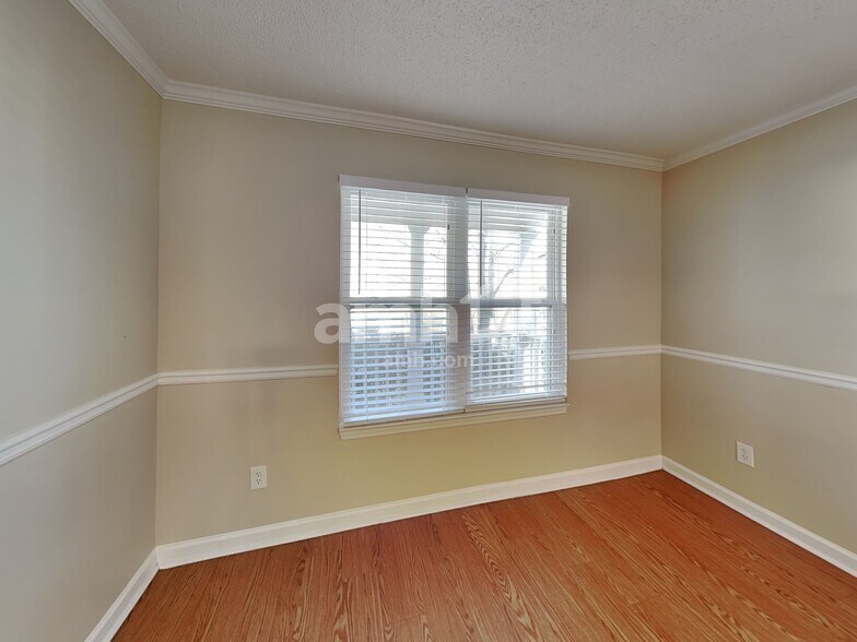 Building Photo - 117 Bainbridge Ct