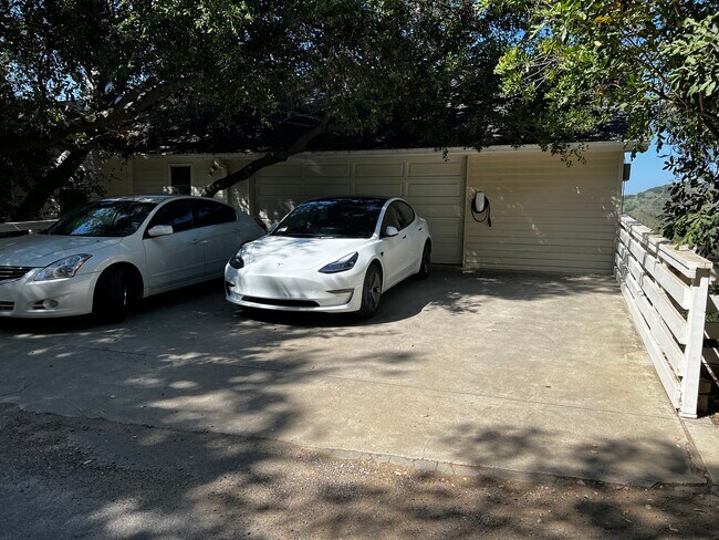 Building Photo - 21980 Alta Dr