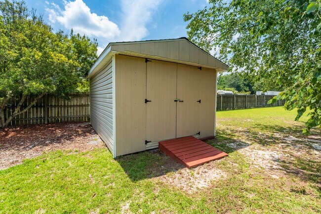 Building Photo - Beautiful Ranch Home with Large Fenced in Yard - Willow Spring - Available July 1st!