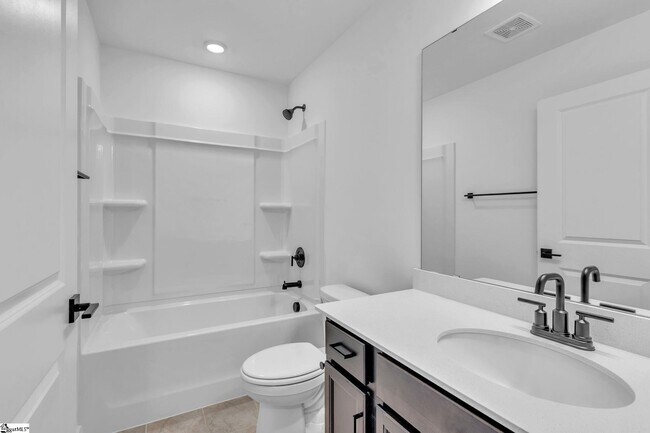 Building Photo - 1250 Westgate Vlg Dr
