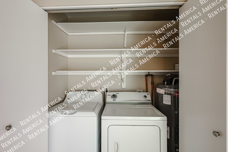 Building Photo - 10815 W Northern Ave