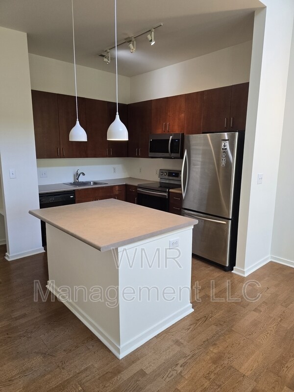 Building Photo - 2125 Southend Dr