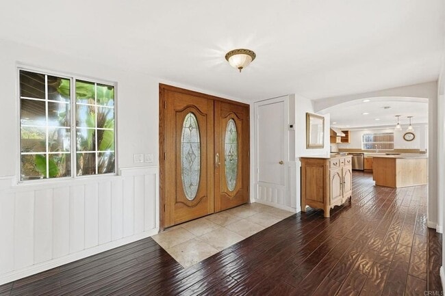 Building Photo - 2205 Cameo Rd