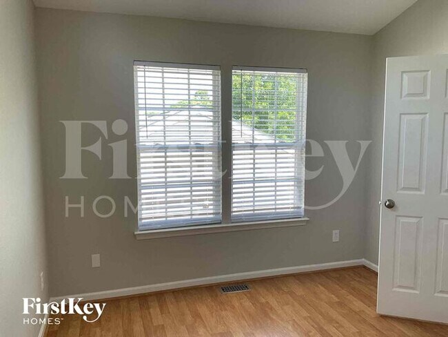 Building Photo - 12738 Planters Row Dr