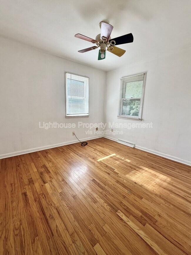 Building Photo - 2118 Woodbine Ave