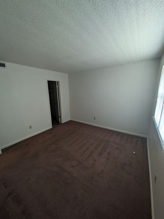 Building Photo - 2BD/2BA Unit at LakePointe
