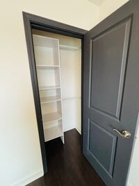 Building Photo - 3-4 Bedroom, 3.5 Bath Townhouse