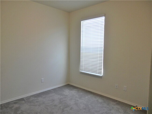 Building Photo - 334 Mistflower