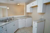 Building Photo - 717 N Colorado St