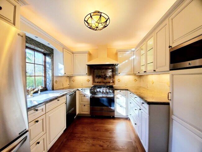 Building Photo - Elegant Woodside Tudor Home