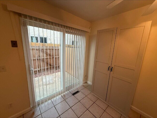 Building Photo - "Charming 2-Bed, 2.5-Bath Condo Retreat in Broomfield – Your Cozy 900 Sq Ft Haven Awaits!"