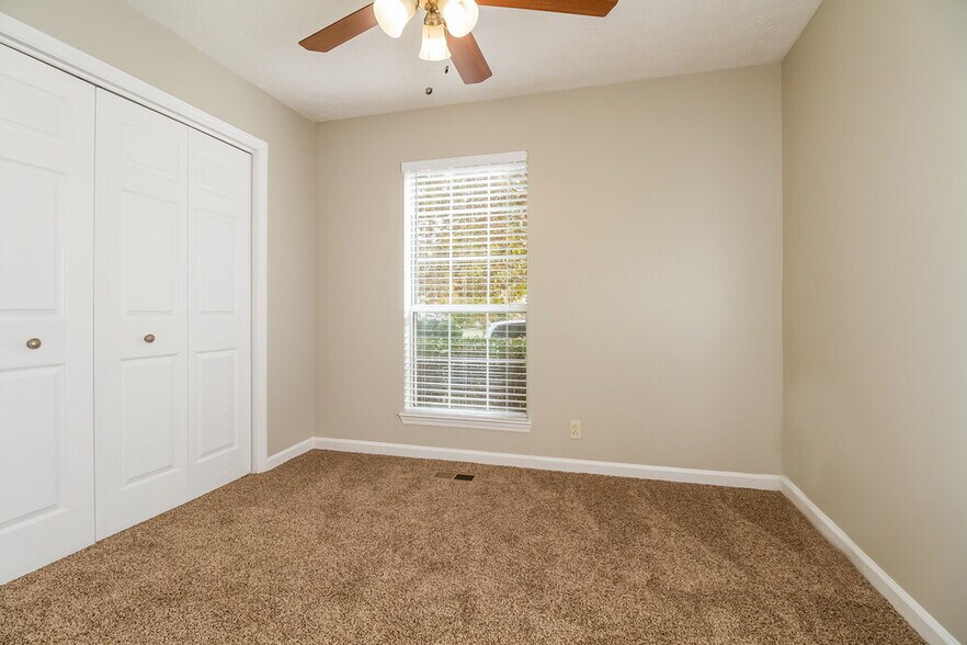 Building Photo - 1052 Cedar Creek Village Rd