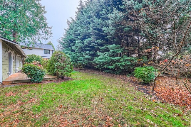 Building Photo - Amazing 4bed/2bath Home with Attached Garage in Kirkland!