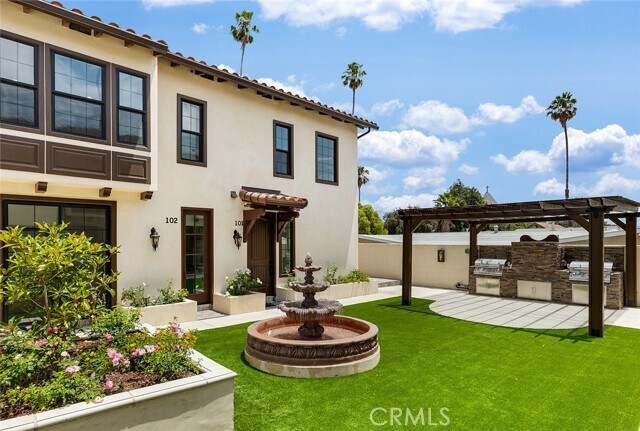 Building Photo - 89 N Grand Oaks Ave