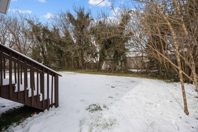 Building Photo - Portsmouth/5 bed 2 bath/Ready for quick move in!!