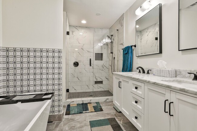 Building Photo - Charming 3 Bed / 2 Bath Furnished Ranch in One of Peachtree City's Most Scenic Settings