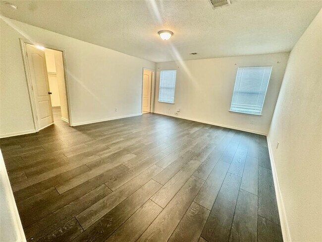 Building Photo - 2518 Boxwood Park