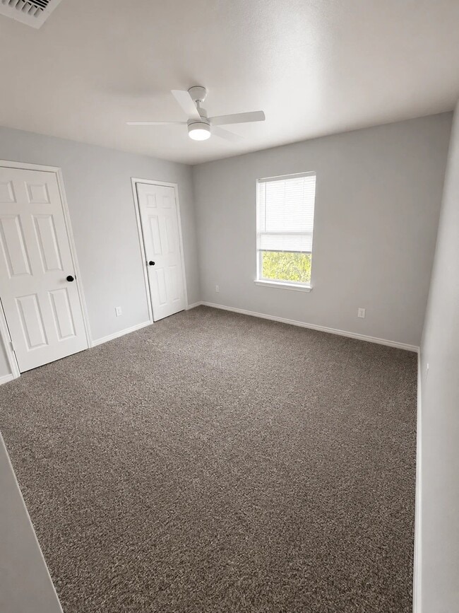 Building Photo - 10611 Mathom Landing