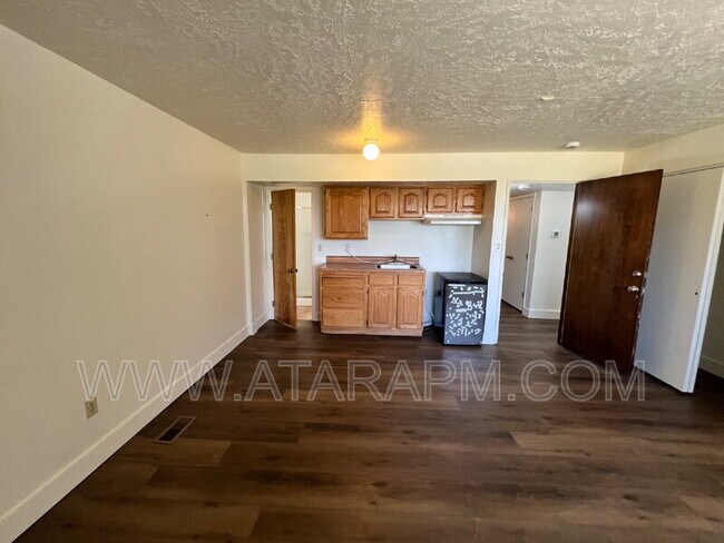 Building Photo - 270 2020 N