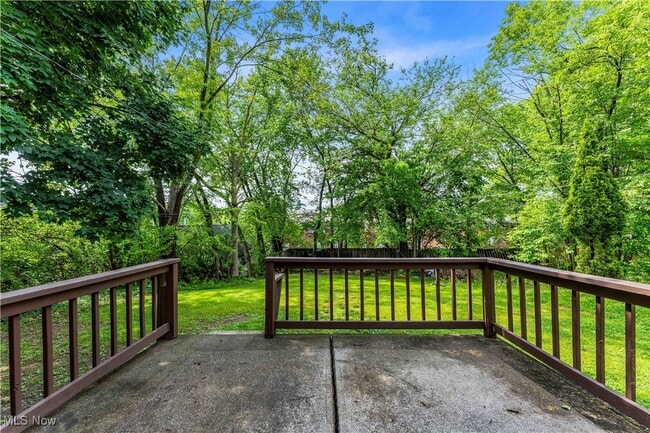 Building Photo - 24571 Hawthorne Dr