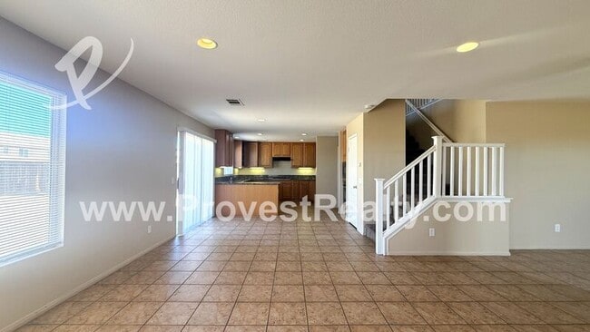 Building Photo - 9495 Apricot Ct