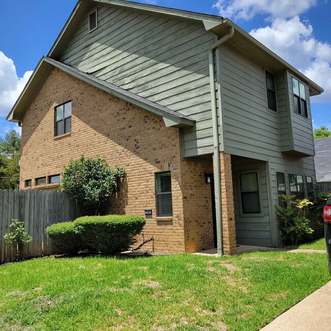 Primary Photo - 2 Bedroom Townhouse PTISD