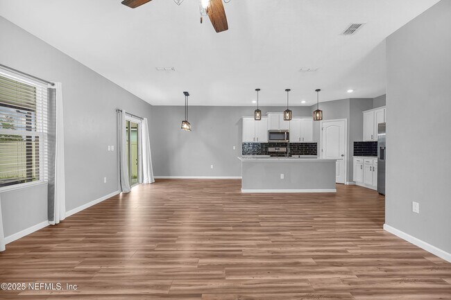 Building Photo - 150 Logrono Ct