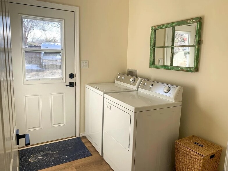 Building Photo - 948 Acequia de las Joyas