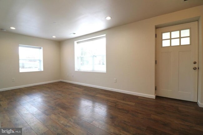 Building Photo - 143 Mitscher Rd