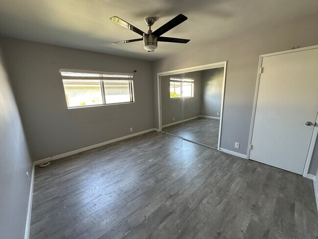 Building Photo - 1547 Saltair S Ave