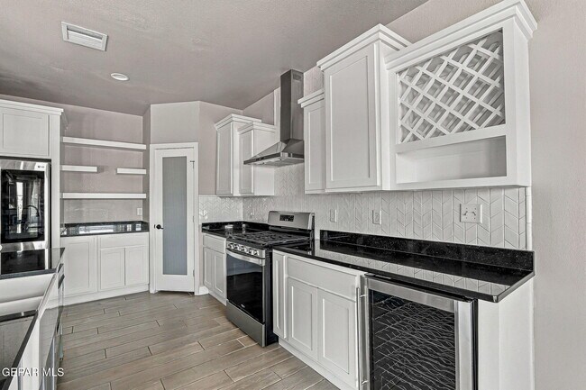 Building Photo - 14420 Navajo Point Dr