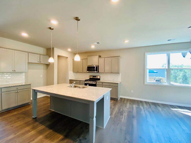 Building Photo - 144 Valimar Dr