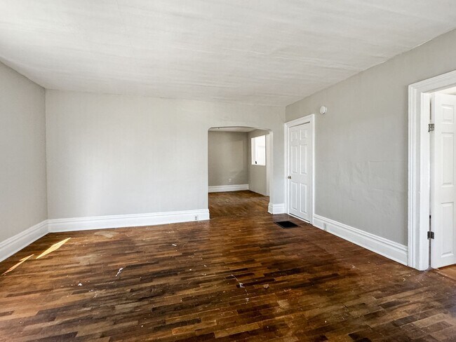 Building Photo - Own Your Own 3 Bedroom Home