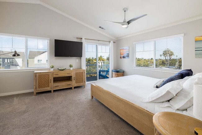 Building Photo - 1416 MacKinnon Ave