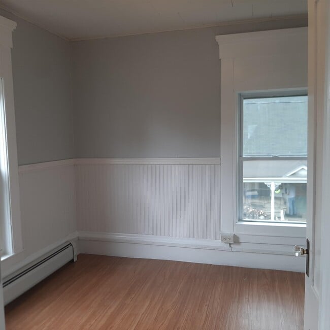 Building Photo - 890 Washington St