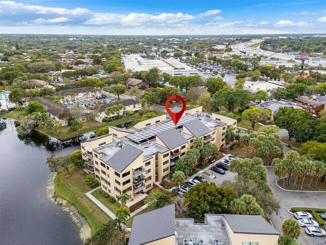 Building Photo - 6701 SW 116th Ct