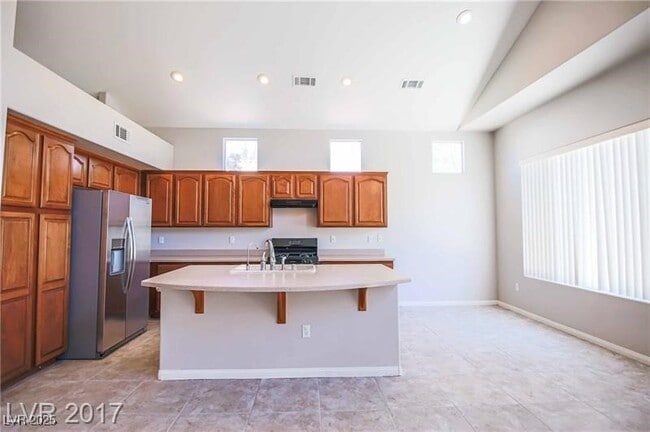 Building Photo - 348 Lakewood Garden Dr