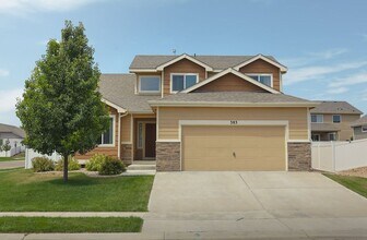 Building Photo - 3 bedroom. 2.5 bath two story home in seve...